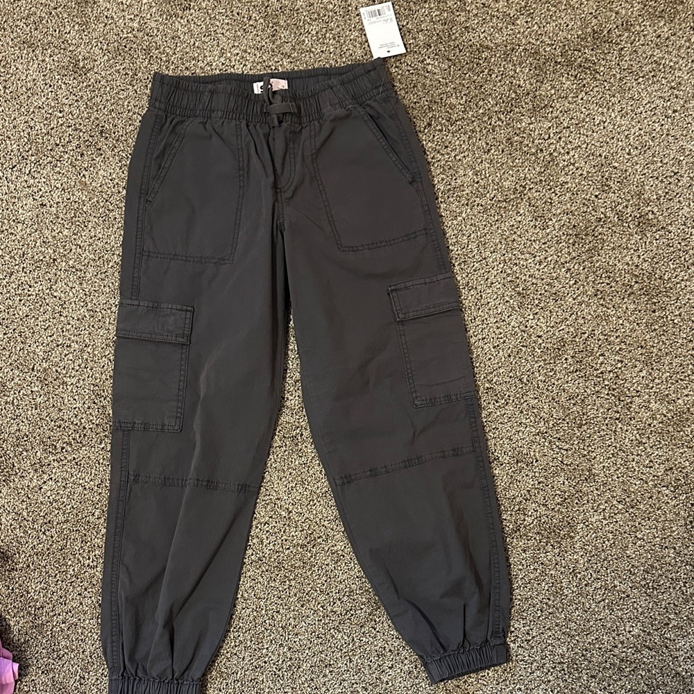 NWT dark gray cargo joggers